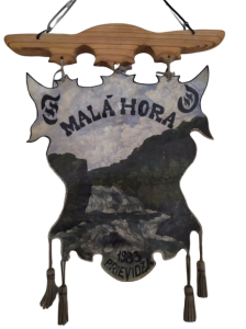 mala hora removebg preview