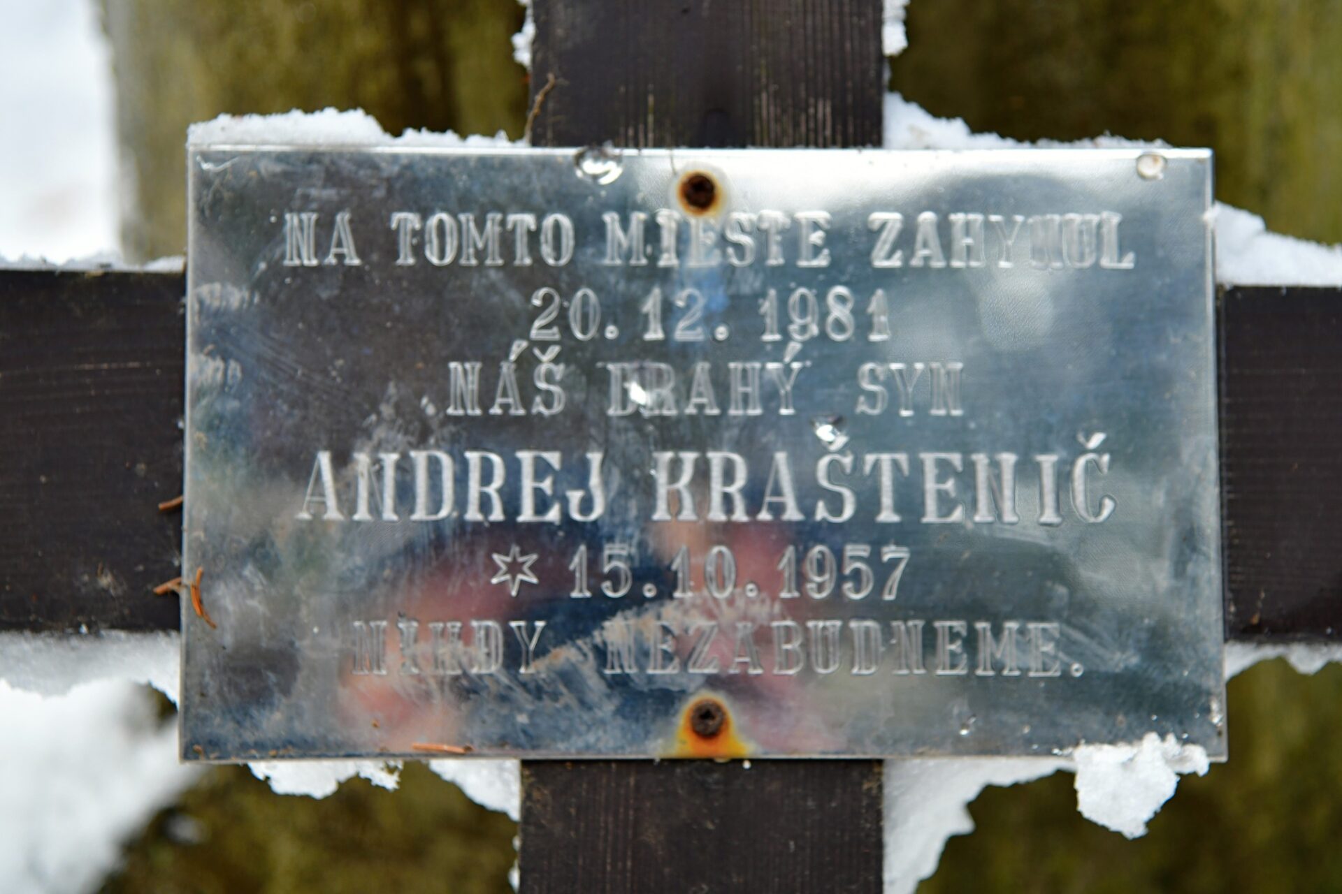 Kosorín 2022.spomienkové stretnutie na pamiatku kamaráta trampského samotára Tukyho. Česť jeho pamiatke . Ahoj, Kamaráti .